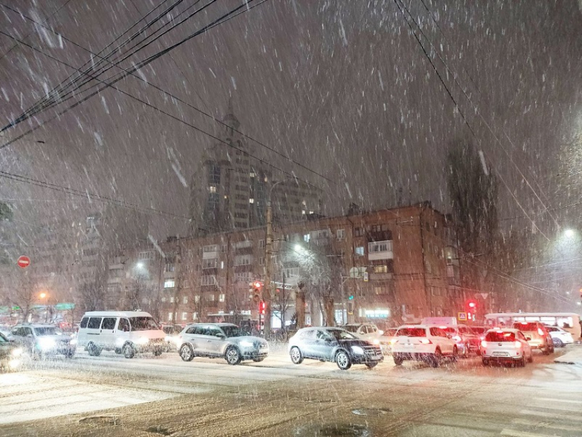 Из-за снега перекроют центральную улицу Воронежа