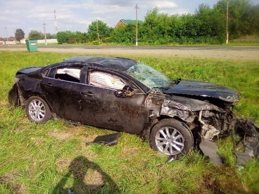 В страшном ДТП в Воронежской области пострадали шесть человек