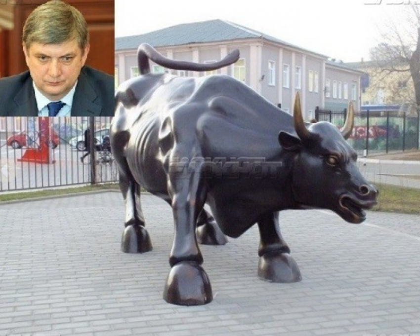 Александр Гусев три дня думал о демонтаже скульптуры быка на Карла Маркса в Воронеже