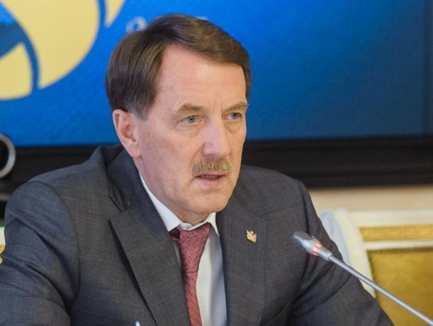 Воронежский губернатор заявил, что лучше быть хорошим рабочим, чем безработным юристом и экономистом