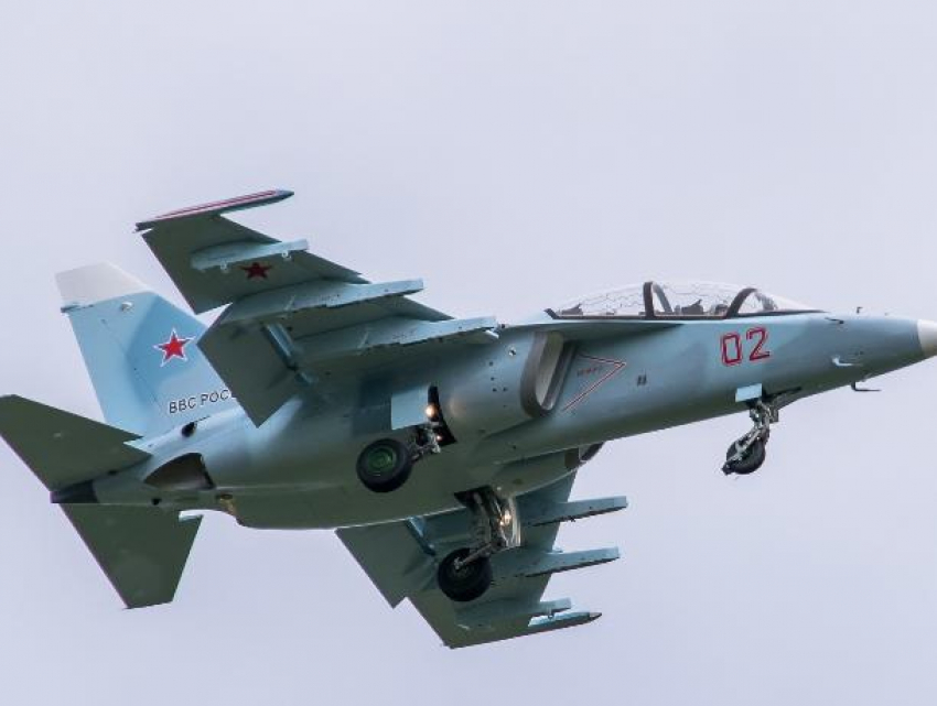 Самолет Як-130 разбился во время учебного полета в Воронежской области