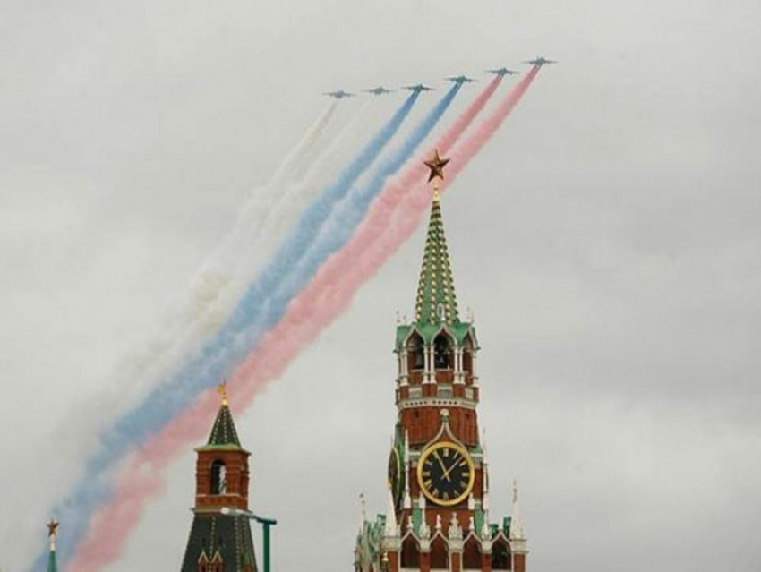 Воронежские летчики в День Победы пролетят над Красной площадью