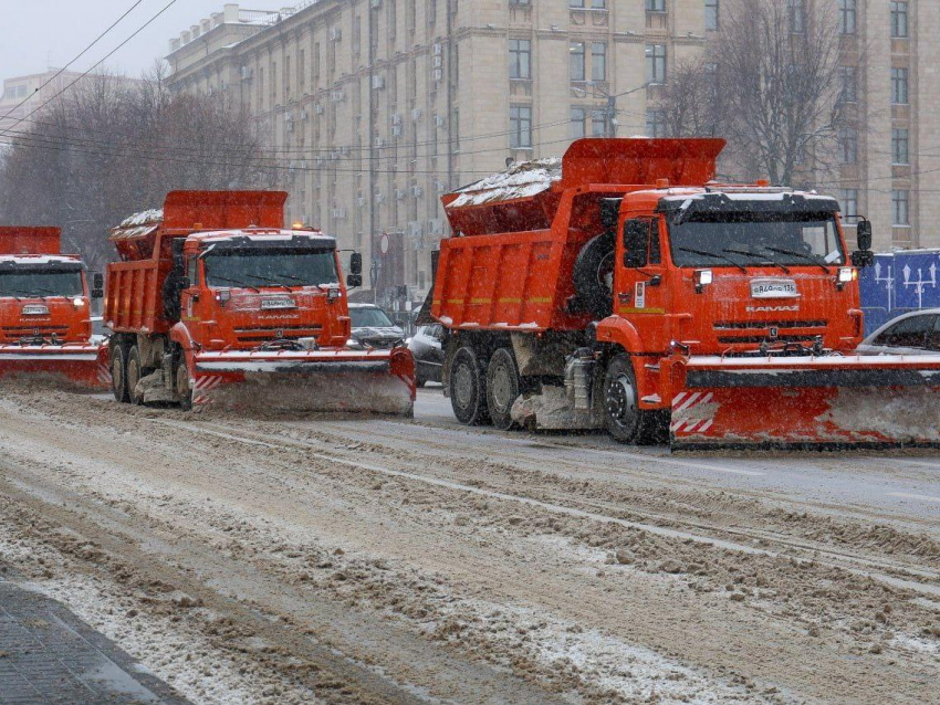 «Где 376 машин?»: в мэрии объяснили, почему на уборку Воронежа выходит не вся техника