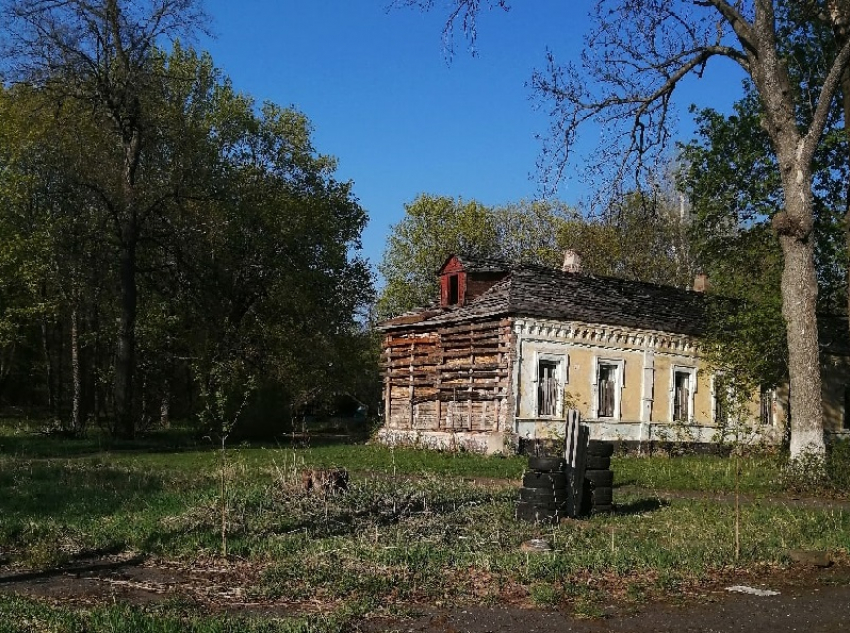 Безмолвный хаос детского лагеря раскрыли на видео в Воронежской области