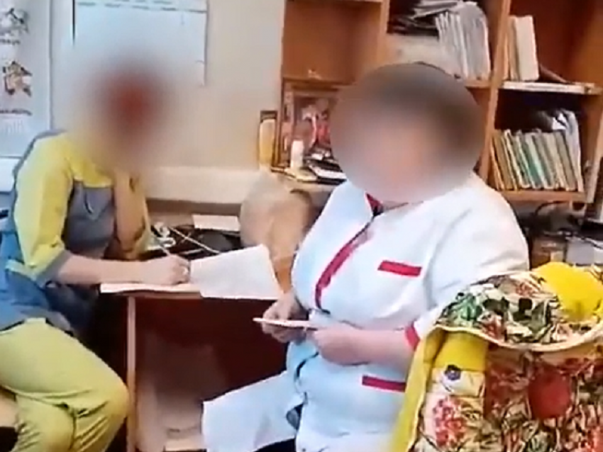 «Хватит!»: скандал в россошанской поликлинике попал на видео 