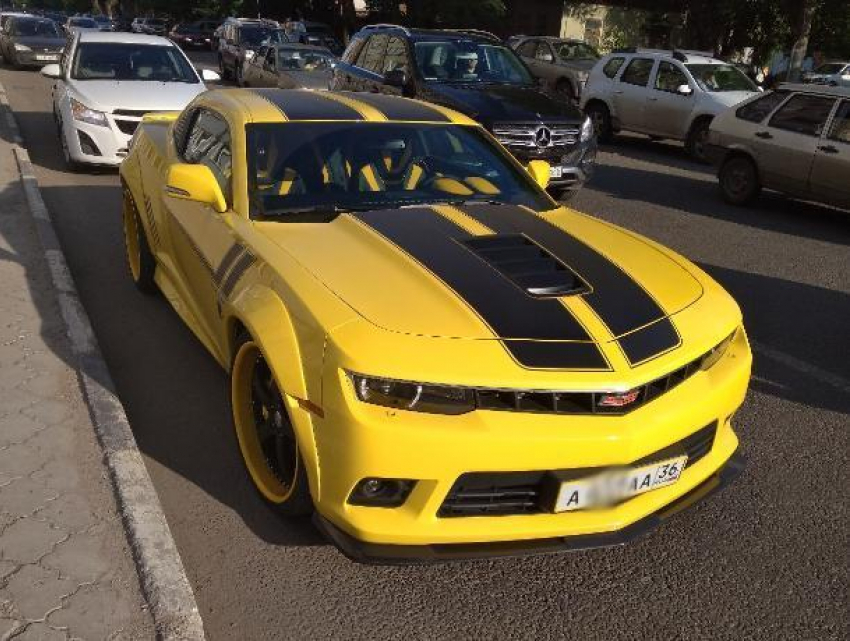 Эксклюзивную Camaro-transformers сфотографировали в Воронеже