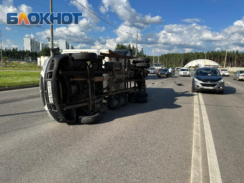 Последствия массового ДТП с «перевертышем» показали в Воронеже 