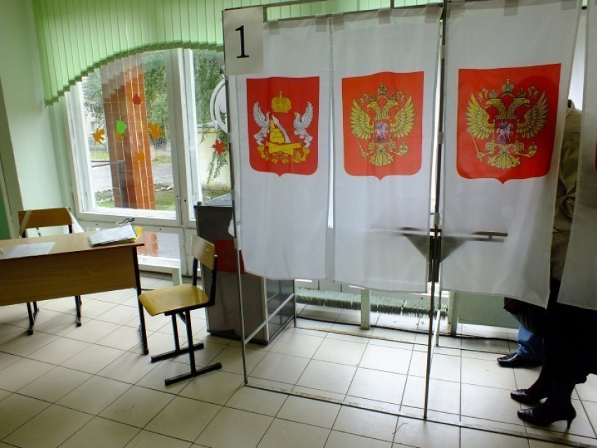 В Придонском наблюдатель из Единой России забрала урну с голосами избирателей