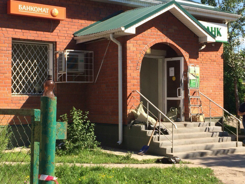 В Воронежской области ночью злоумышленники взорвали банкомат