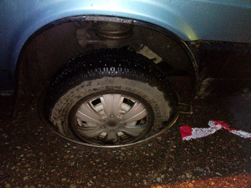 В Воронеже автомобилисты попадают в ДТП из-за открытого люка 