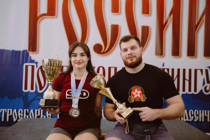 Воронежская атлетка Дарья Федосеева подняла 107 кило и поставила рекорд области