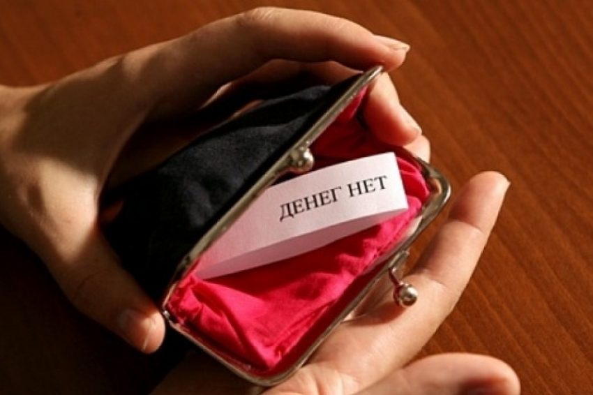 В Воронеже фирма задолжала сотруднику миллион рублей