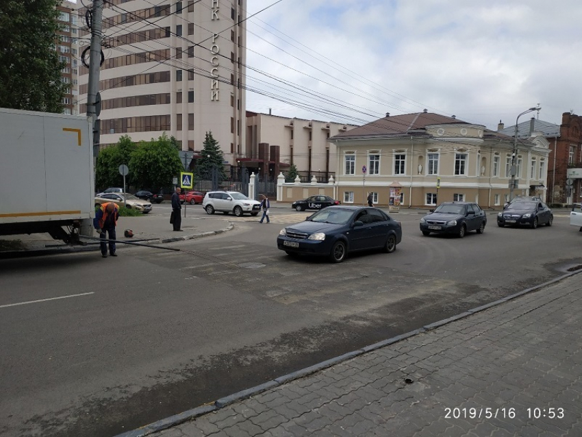 Центр Воронежа лишился двух пешеходных переходов 