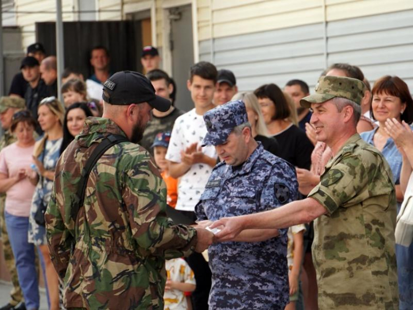 «Проявили стойкость и героизм»: участвовавшие в спецоперации росгвардейцы вернулись в Воронеж