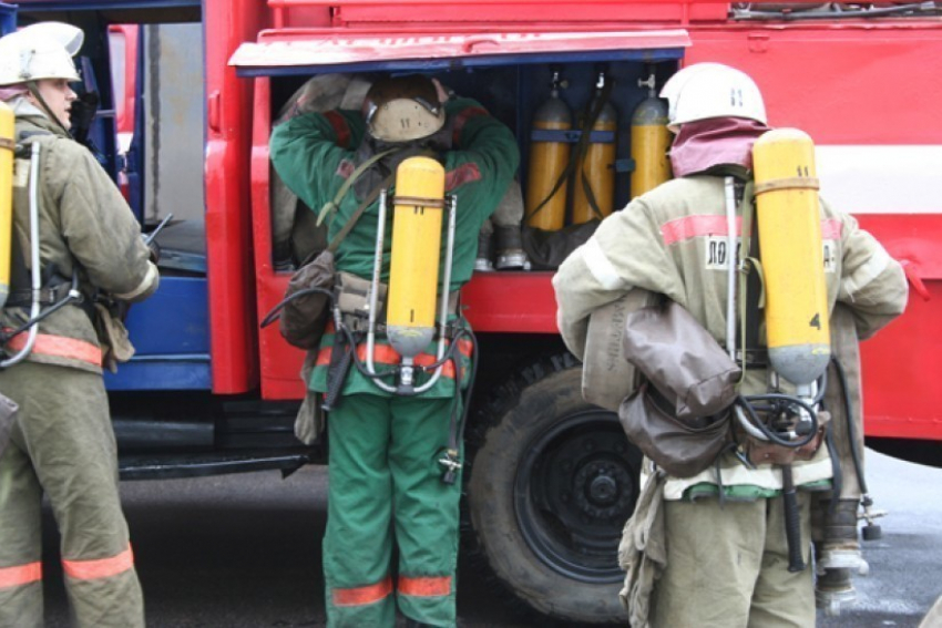 Воронежские пожарные провели учения на фабрике «Мебель Черноземья»