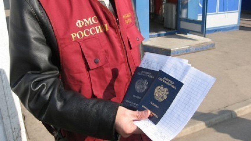 В центре Воронежа на стройке работали 23 нелегальных мигранта 