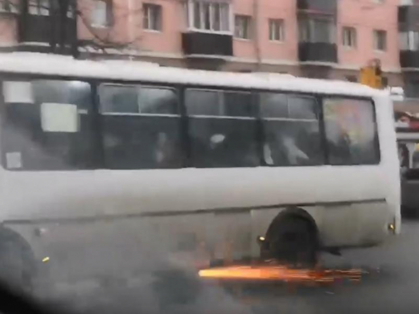 Искрометное шоу «ПАЗика» сняли на видео в Воронеже