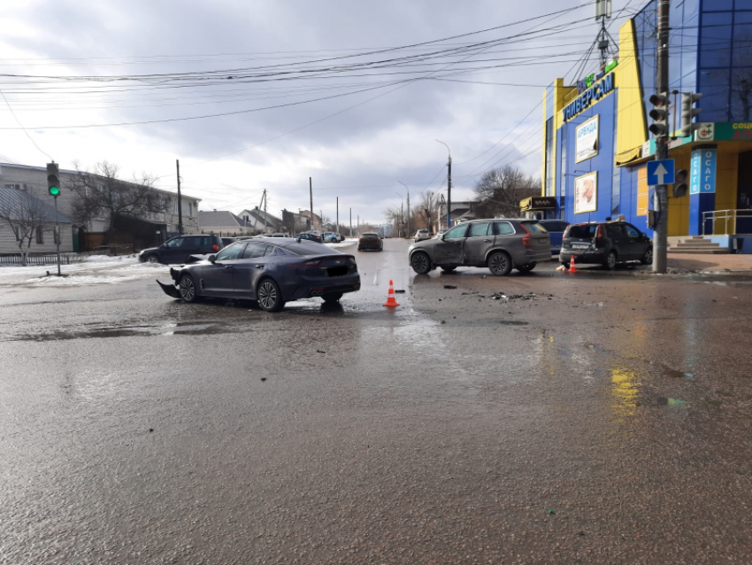 Пешеход погиб в массовом ДТП в Воронеже 