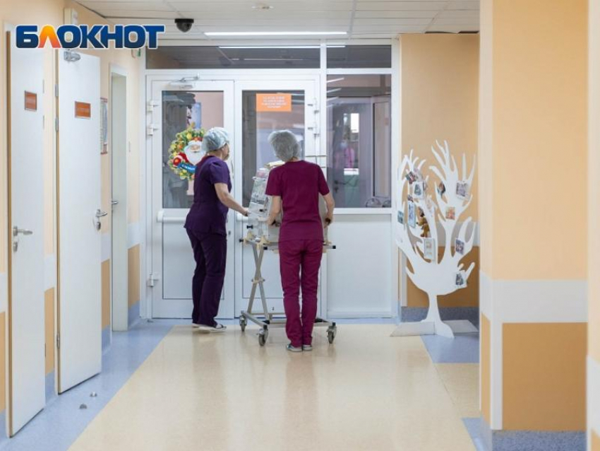 Депздрав опроверг перевод детской больницы в Воронеже на работу в одну смену из-за заболеваемости педиатров 