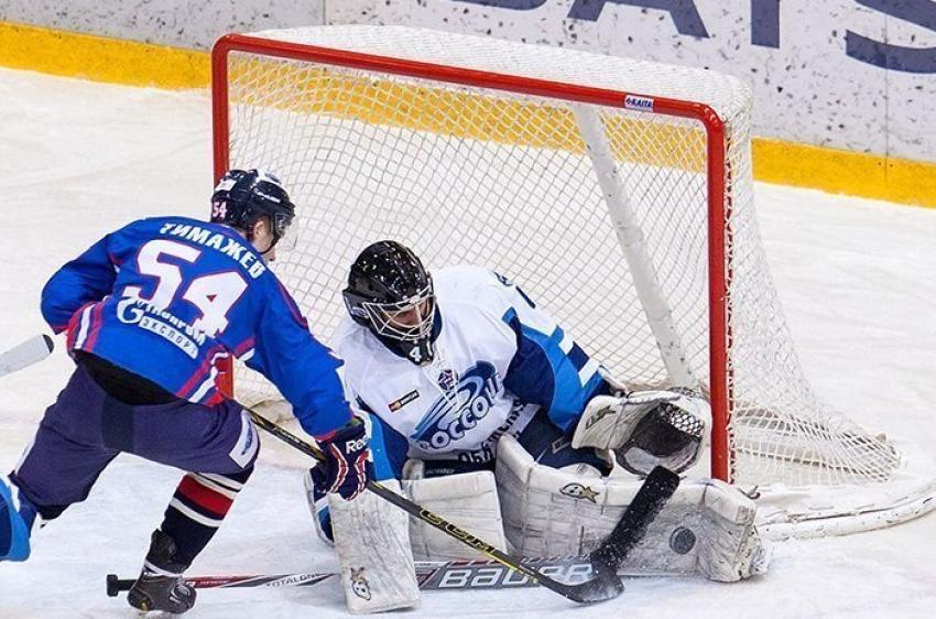 Россошанские хоккеисты на выезде «всухую» разгромили «армейцев» из Карелии
