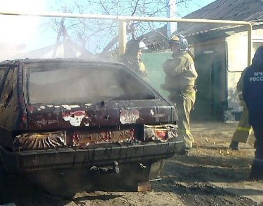 В Воронеже дотла сгорела «восьмерка»