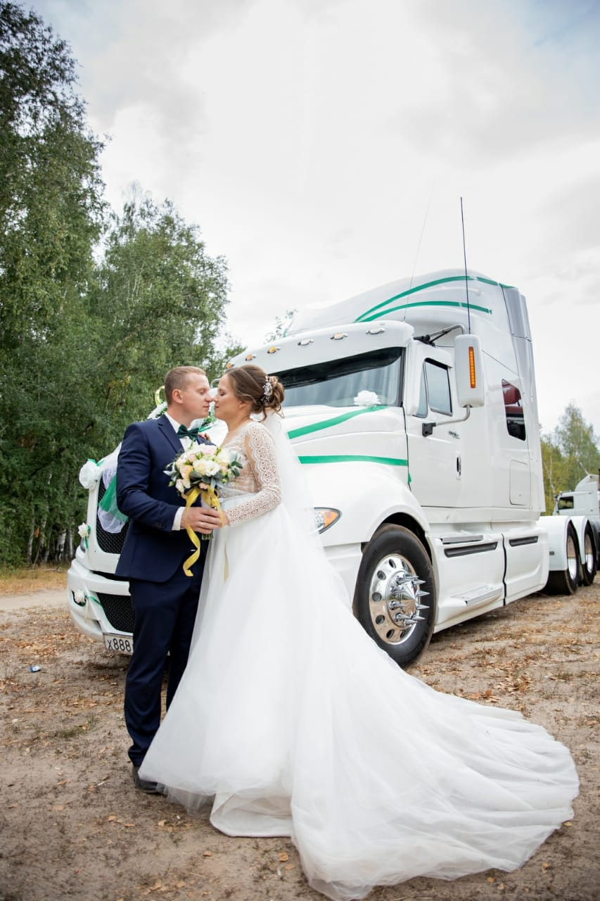 Свадьба на грузовиках