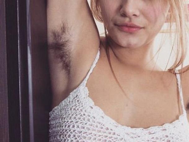 Волосатый январь: почему женщины выкладывают в Instagram фото своих подмышек